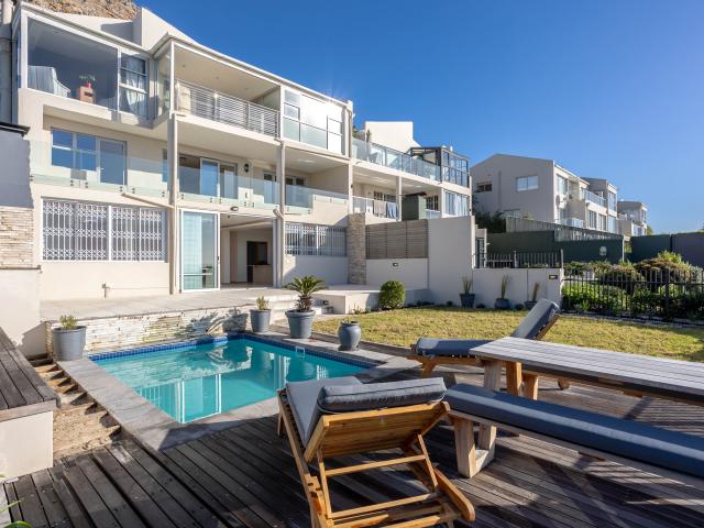 4 Bedroom Townhouse in Muizenberg