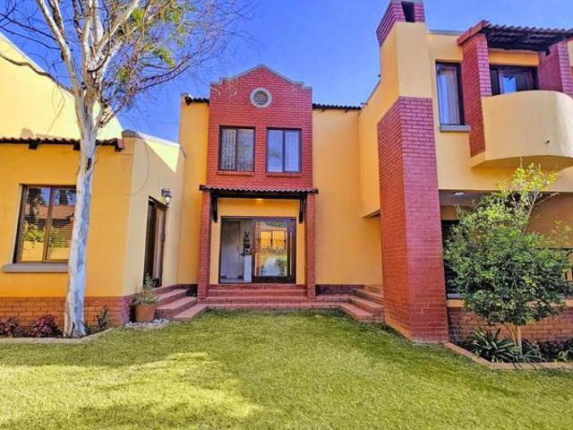 4 Bedroom Townhouse in Olympus
