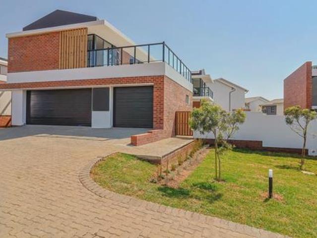 4 Bedroom Townhouse in Amorosa