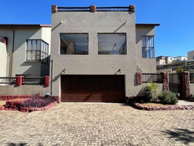 4 Bedroom Townhouse in Barbeque Downs