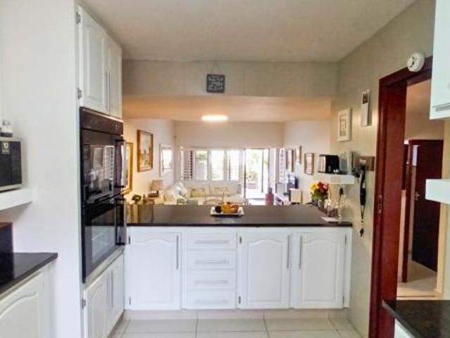 4 Bedroom Townhouse in Beacon Bay