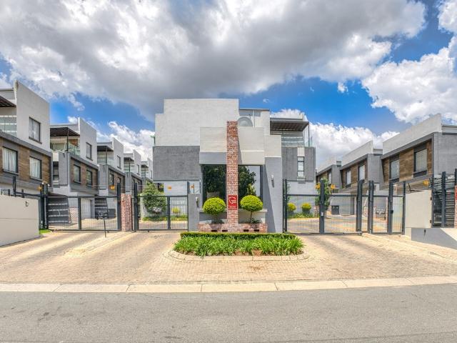 4 Bedroom Townhouse in Bryanston