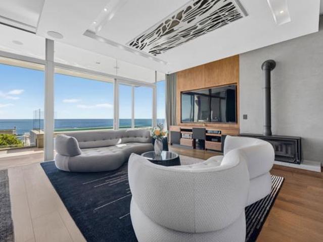 4 Bedroom Townhouse in Camps Bay
