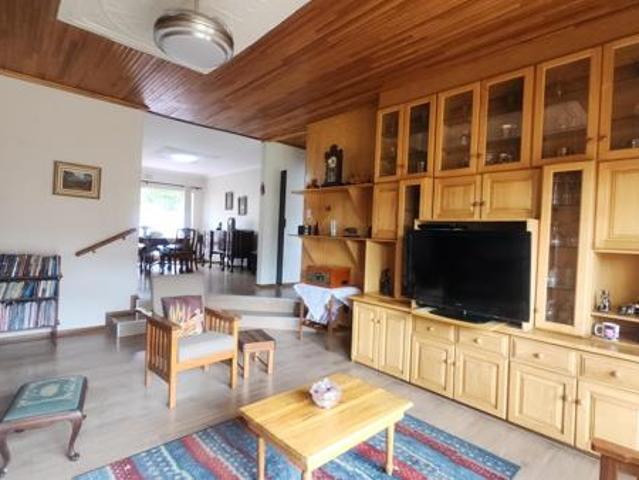 4 Bedroom Townhouse in Die Heuwel
