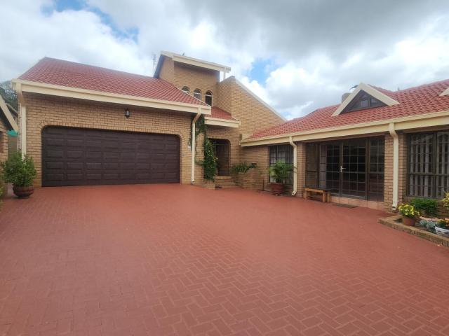 4 Bedroom Townhouse in Die Heuwel