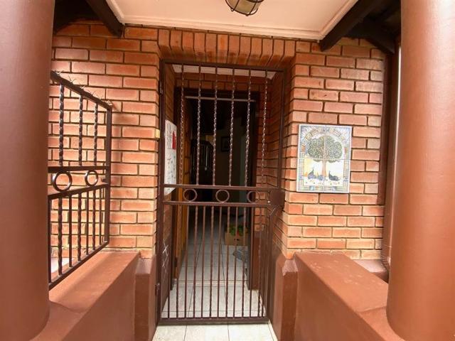 4 Bedroom Townhouse in Die Hoewes