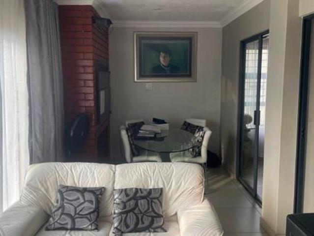 4 Bedroom Townhouse in Eldoraigne