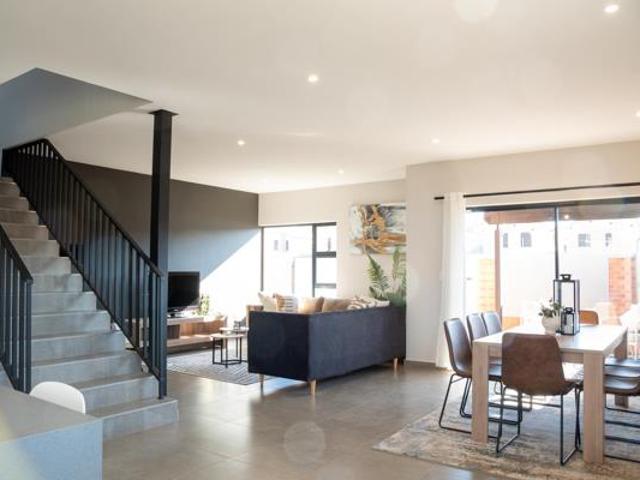 4 Bedroom Townhouse in Equestria