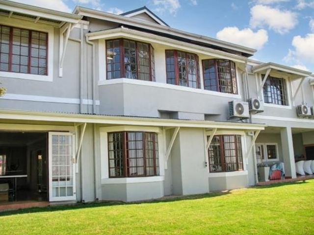 4 Bedroom Townhouse in Hilton