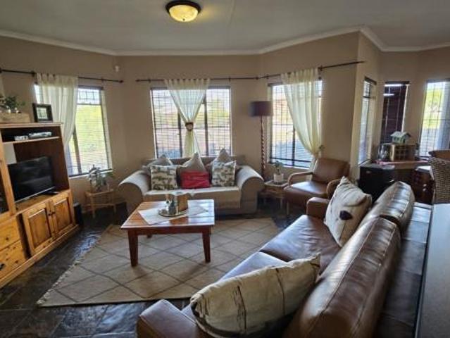 4 Bedroom Townhouse in Langenhoven Park