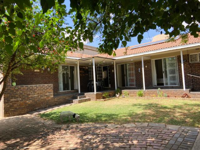 4 Bedroom Townhouse in Linden