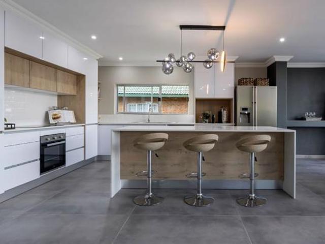 4 Bedroom Townhouse in Lochvaal