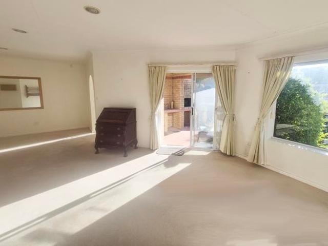 4 Bedroom Townhouse in Lovemore Heights
