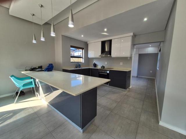 4 Bedroom Townhouse in Palm Lakes Estate