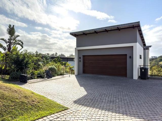4 Bedroom Townhouse in Palm Lakes Estate