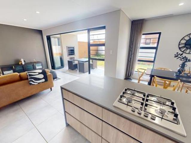 4 Bedroom Townhouse in Rooihuiskraal North