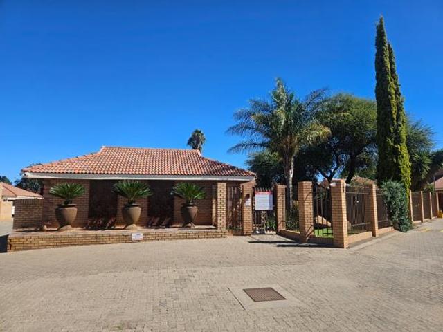 4 Bedroom Townhouse in Royldene