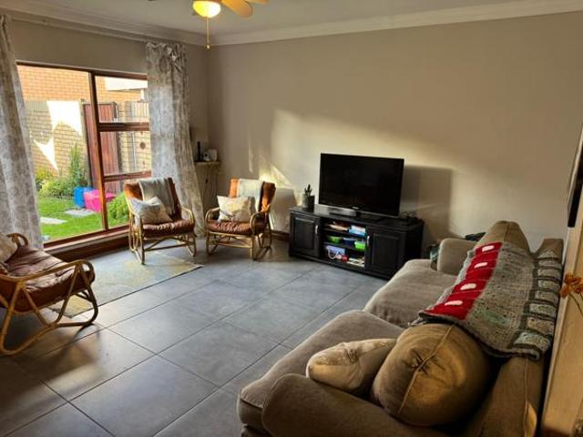 4 Bedroom Townhouse in Royldene