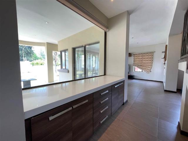 4 Bedroom Townhouse in Schuinshoogte