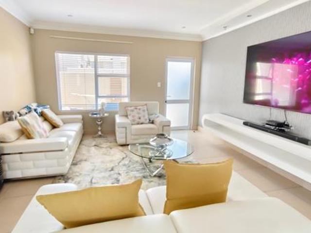 4 Bedroom Townhouse in Shellyvale