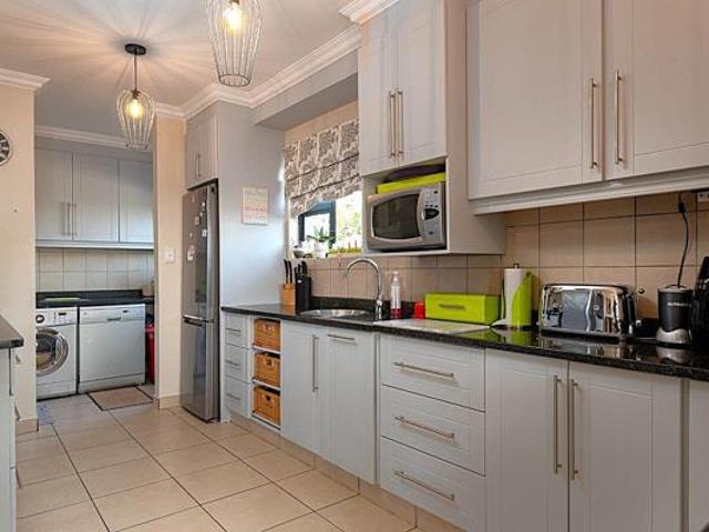 4 Bedroom Townhouse in Simbithi Estate