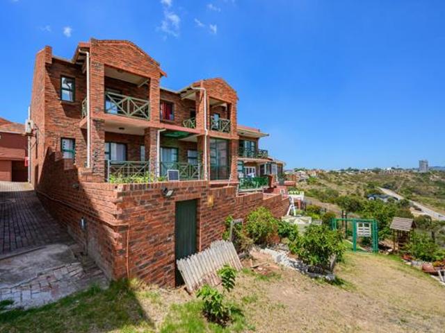 4 Bedroom Townhouse in South End