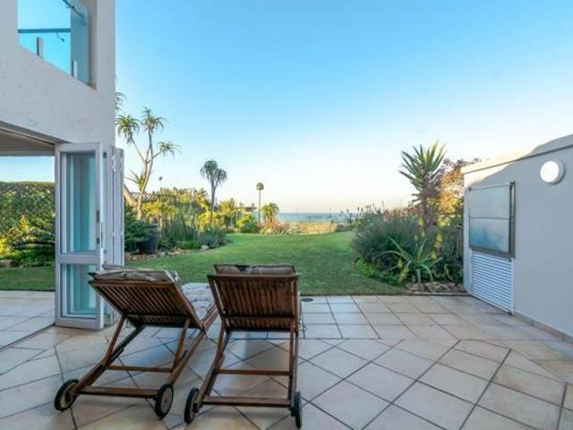4 Bedroom Townhouse in Umhlanga Rocks