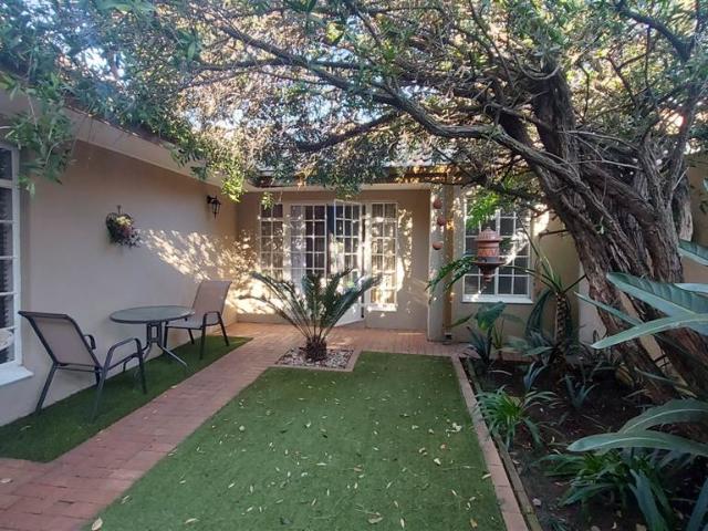 4 Bedroom Townhouse in Vanderbijlpark SW5