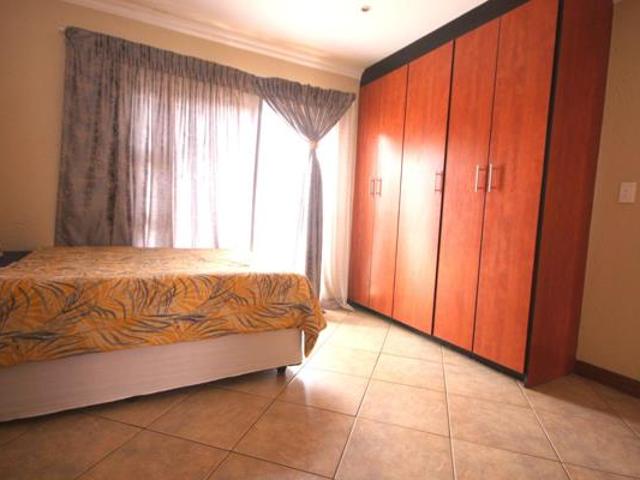 4 Bedroom Townhouse in Vanderbijlpark SE2