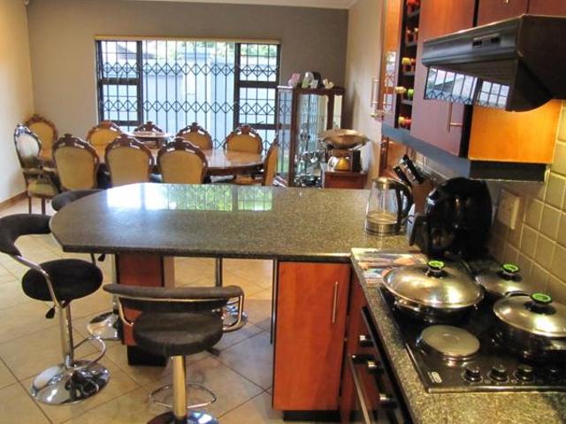 4 Bedroom Townhouse in Vanderbijlpark SE2
