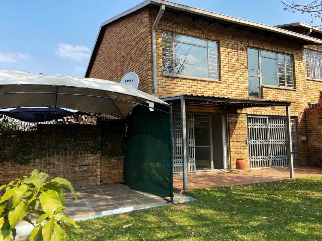 4 Bedroom Townhouse in Victory Park