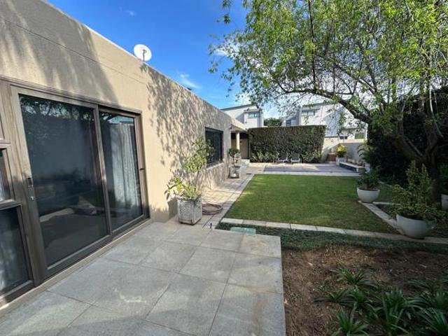 4 Bedroom Townhouse in Waterkloof
