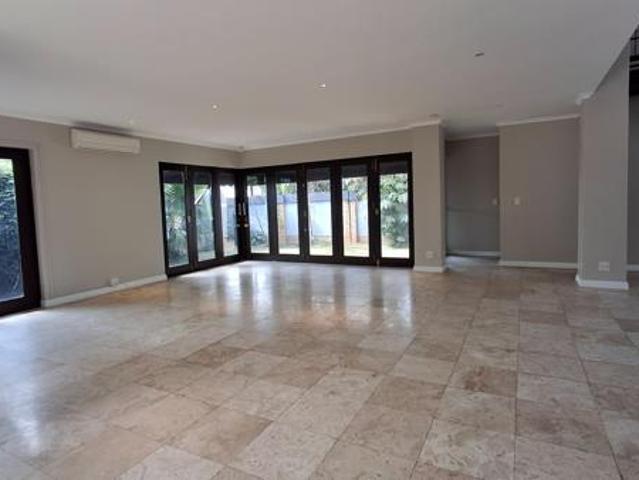 4 Bedroom Townhouse in Waterkloof Ridge