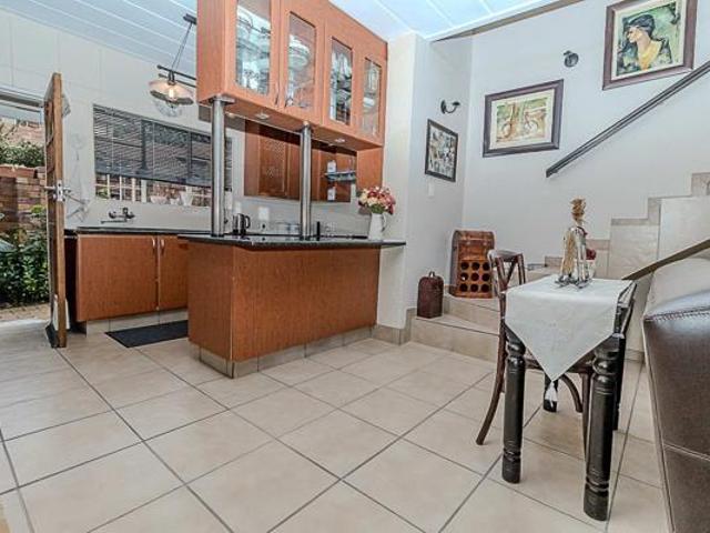 4 Bedroom Townhouse in Weltevreden Park
