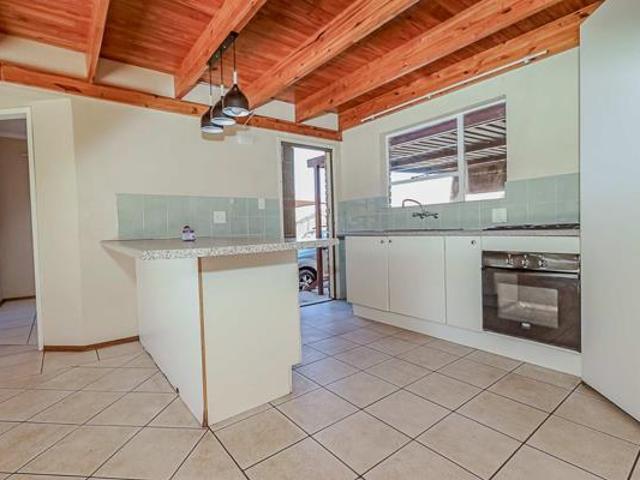 4 Bedroom Townhouse in Weltevreden Park