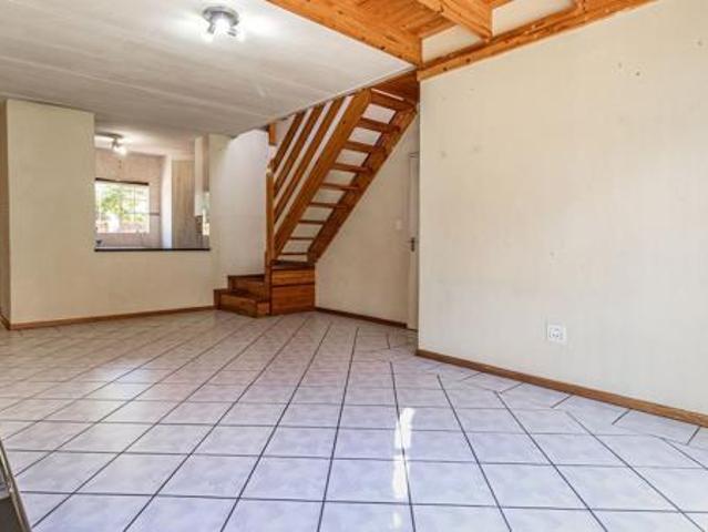 4 Bedroom Townhouse in Weltevreden Park