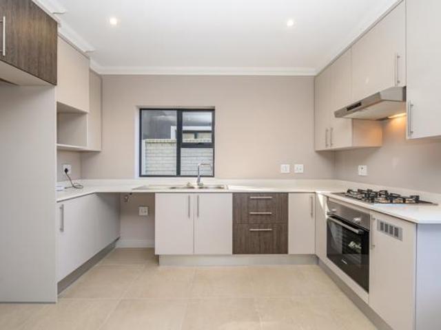 4 Bedroom Townhouse in Westbrook
