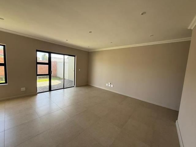 4 Bedroom Townhouse in Westbrook