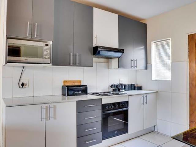 4 Bedroom Townhouse in Wilgeheuwel