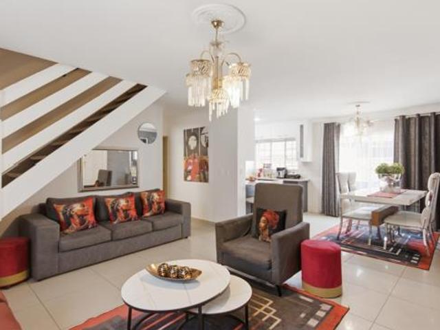 4 Bedroom Townhouse in Willowbrook