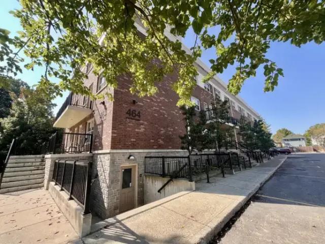 4 Bedroom Townhouse Kingston ON 99824679