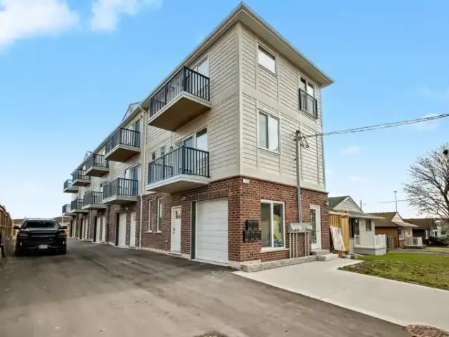 4 Bedroom Townhouse Kitchener ON 96908920