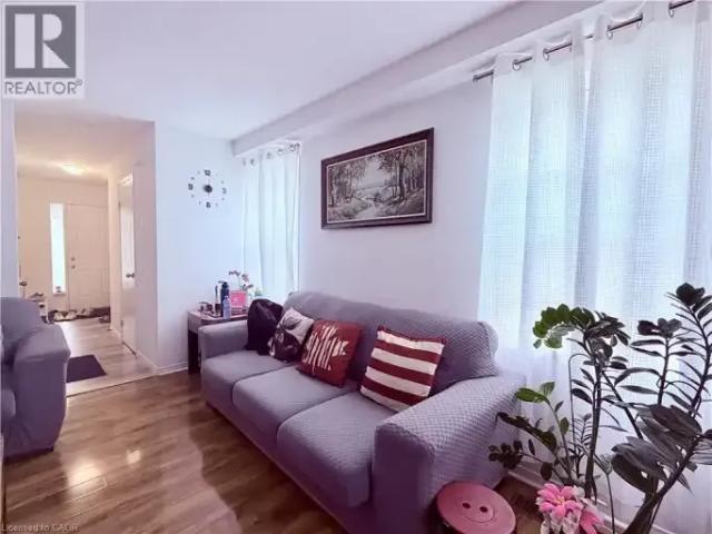 4 Bedroom Townhouse Kitchener ON 102518857