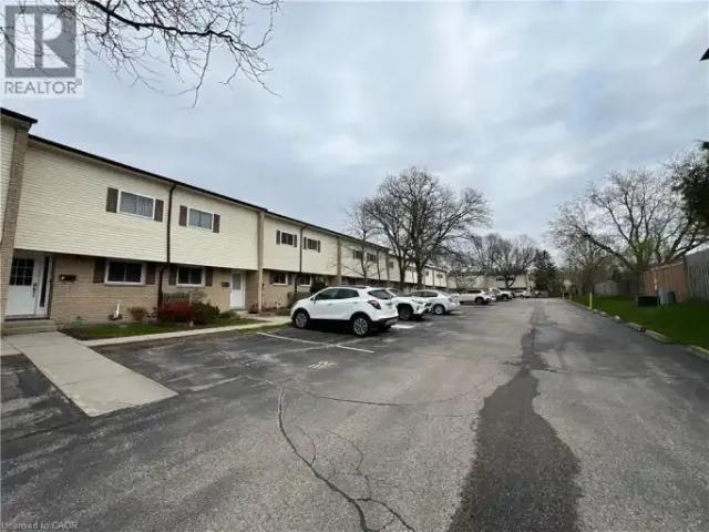 4 Bedroom Townhouse Kitchener ON LS102052545