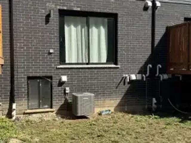 4 Bedroom Townhouse Kitchener ON LS102629487
