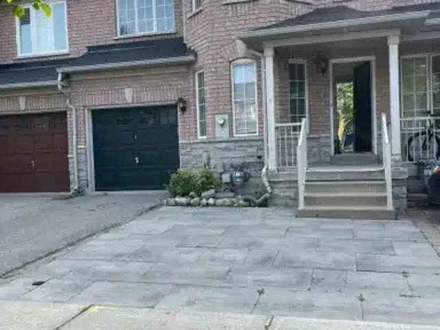 4 Bedroom Townhouse Richmond Hill ON 104362881