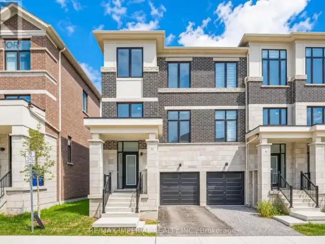 4 Bedroom Townhouse Richmond Hill ON 105023405