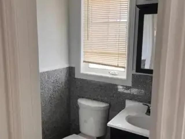 4 Bedroom Townhouse Richmond Hill ON 102794965