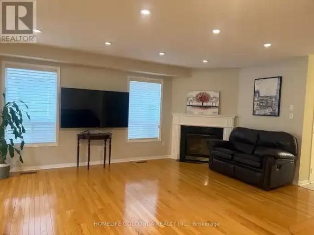 4 Bedroom Townhouse Richmond Hill ON LS102306762