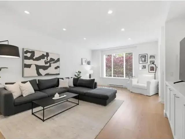 4 Bedroom Townhouse Surrey BC 101827926
